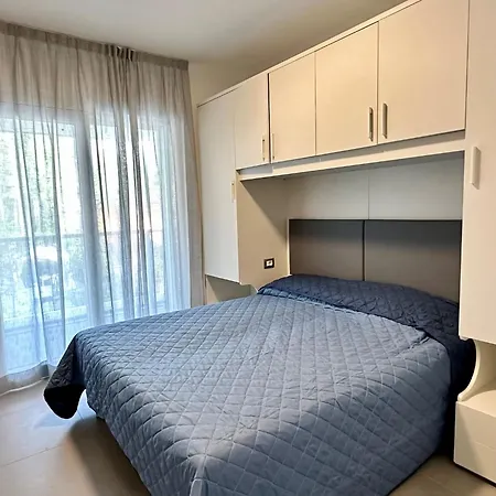 Apartman Pool Flat 400m From *