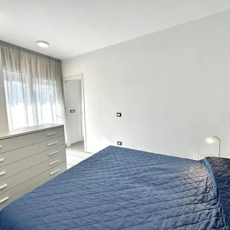 Apartment Pool Flat 400m From