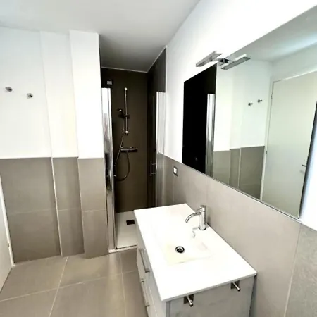 Apartman Pool Flat 400m From