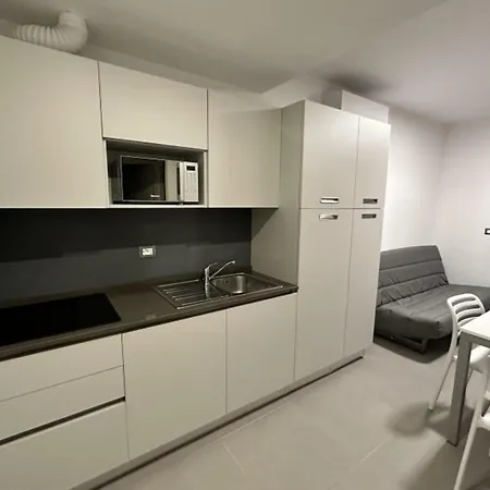 Pool Flat 400m From