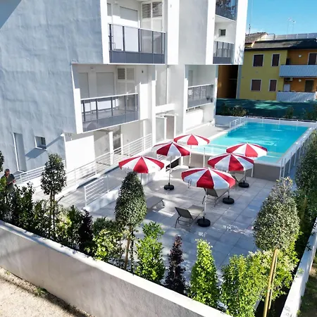 Pool Flat 400m From Apartment Bibione